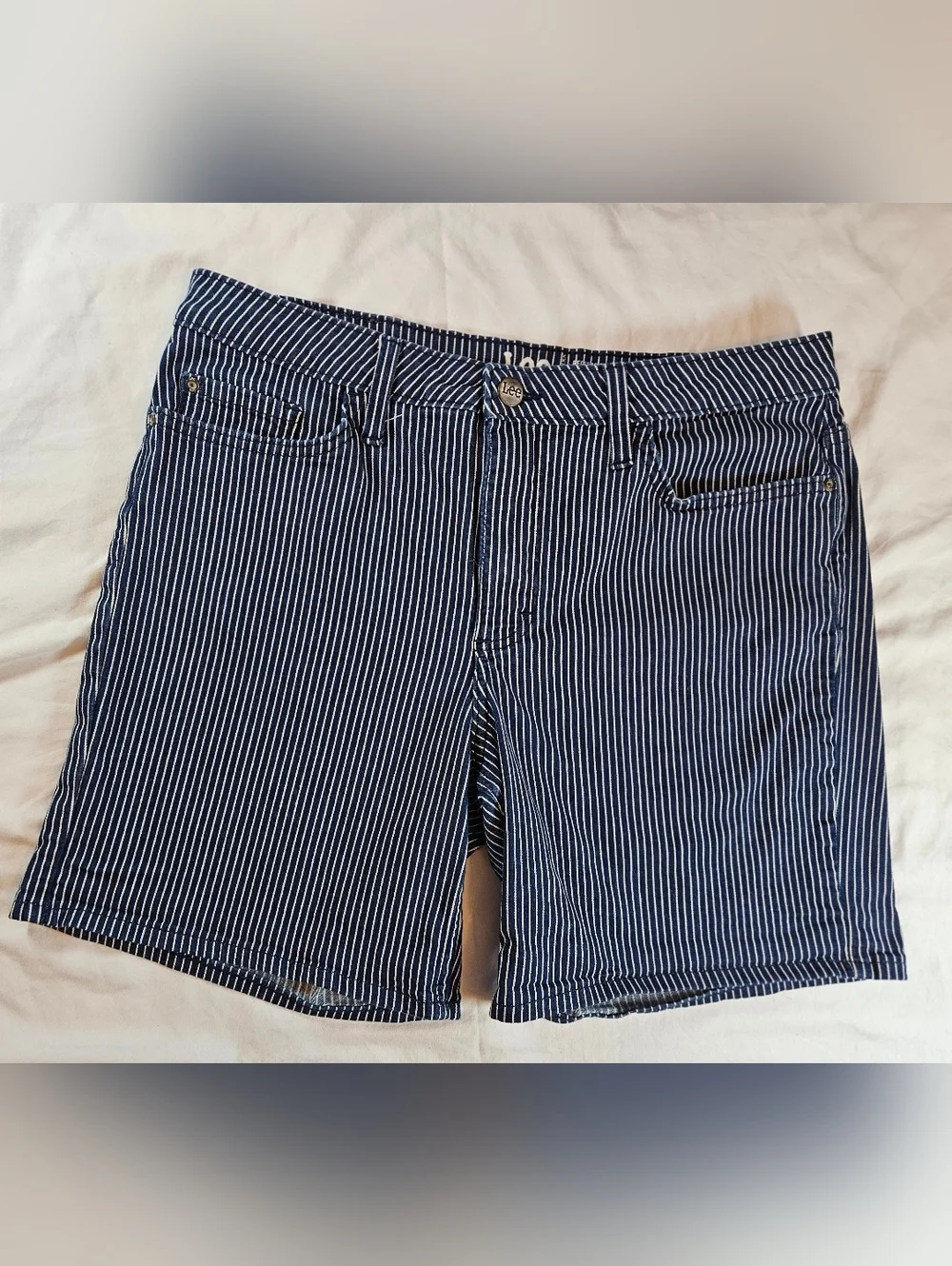 Lee Womens Blue And White Striped 5 Pocket Buttoned Denim Jean Shorts Size 12 - Picture 1 of 11